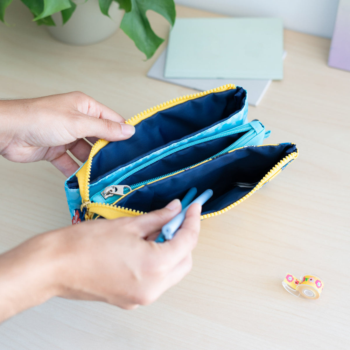 Estojo Triplo Stitch Tropical
